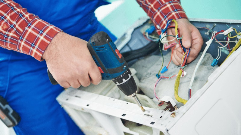 Menemen Arçelik Arçelik çamaşır makinesi kart tamiri – Su almama arızası orijinal parça ile giderildi. - Teknik servis örneği
